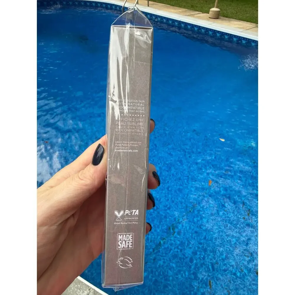 True Botanicals Everyday Flawless Brush New Sealed